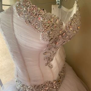 Karoza design wedding dress